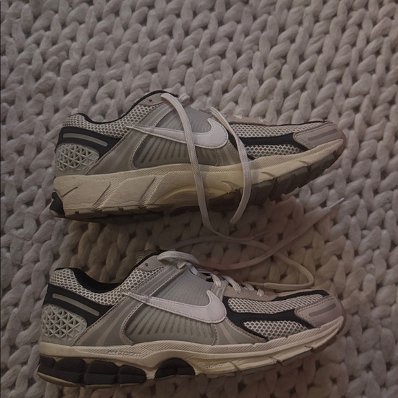 Men\'s Nike Vomeros sz 9 main image 6
